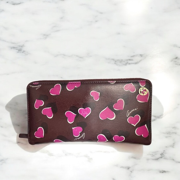 Gucci Handbags - Gucci Betty Heartbeat Abbey 899765-478442 Long Zip Around Wallet